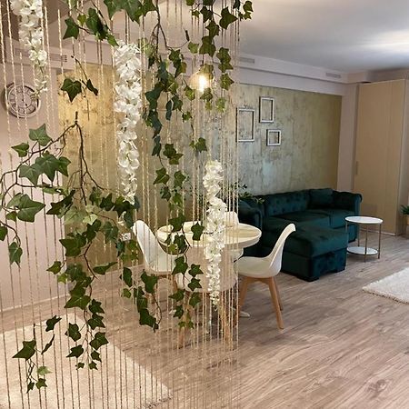 Vega Apartment By Moonlight Mamaia Extérieur photo