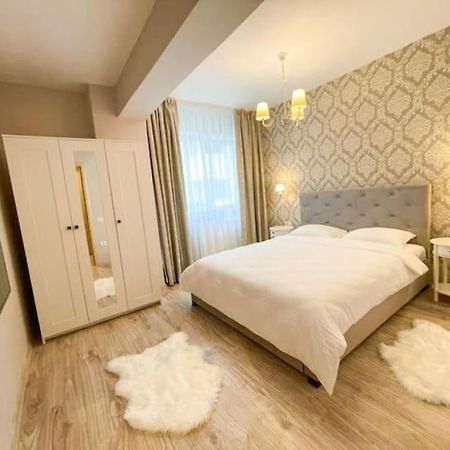 Vega Apartment By Moonlight Mamaia Extérieur photo