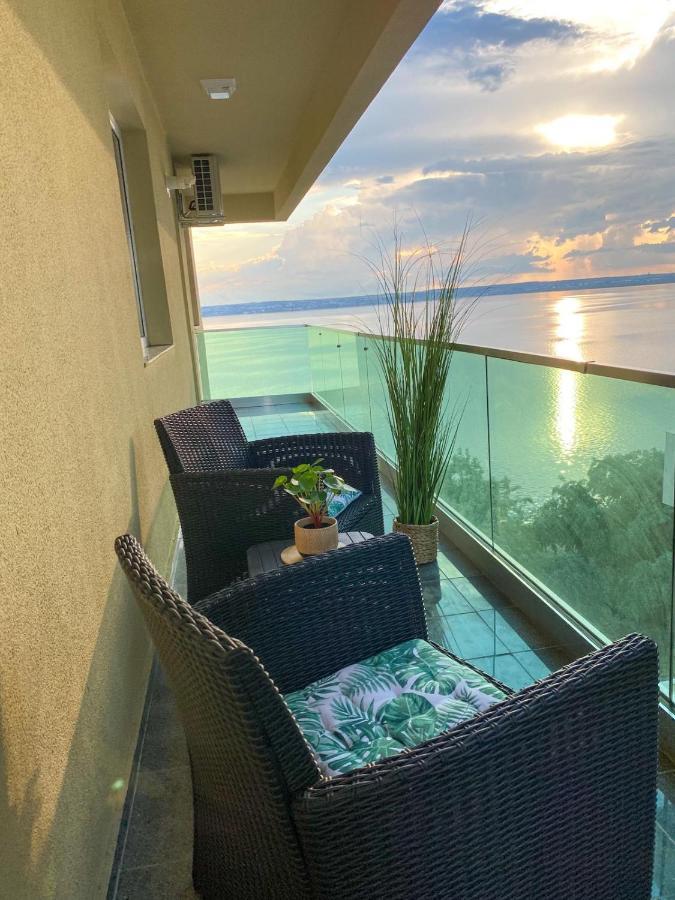 Vega Apartment By Moonlight Mamaia Extérieur photo