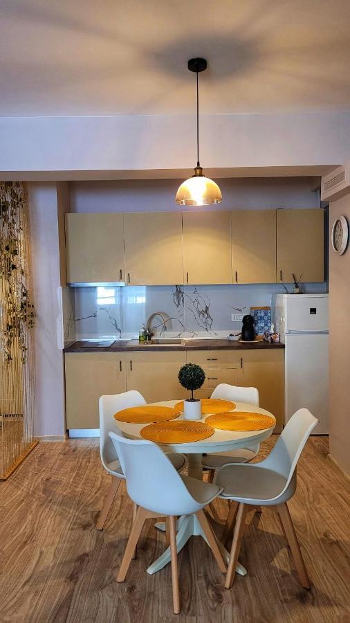 Vega Apartment By Moonlight Mamaia Extérieur photo